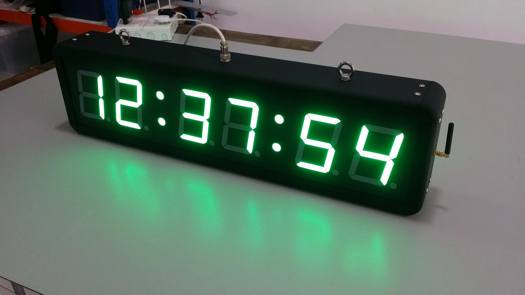 Double-sided six-digit GPS clock